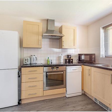 Lovely 2Bed Apt In Redditch, Free Wi-Fi & Parking Экстерьер фото