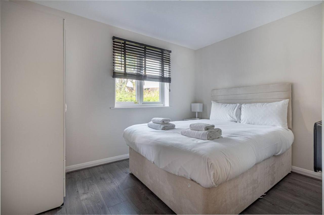 Lovely 2Bed Apt In Redditch, Free Wi-Fi & Parking Экстерьер фото